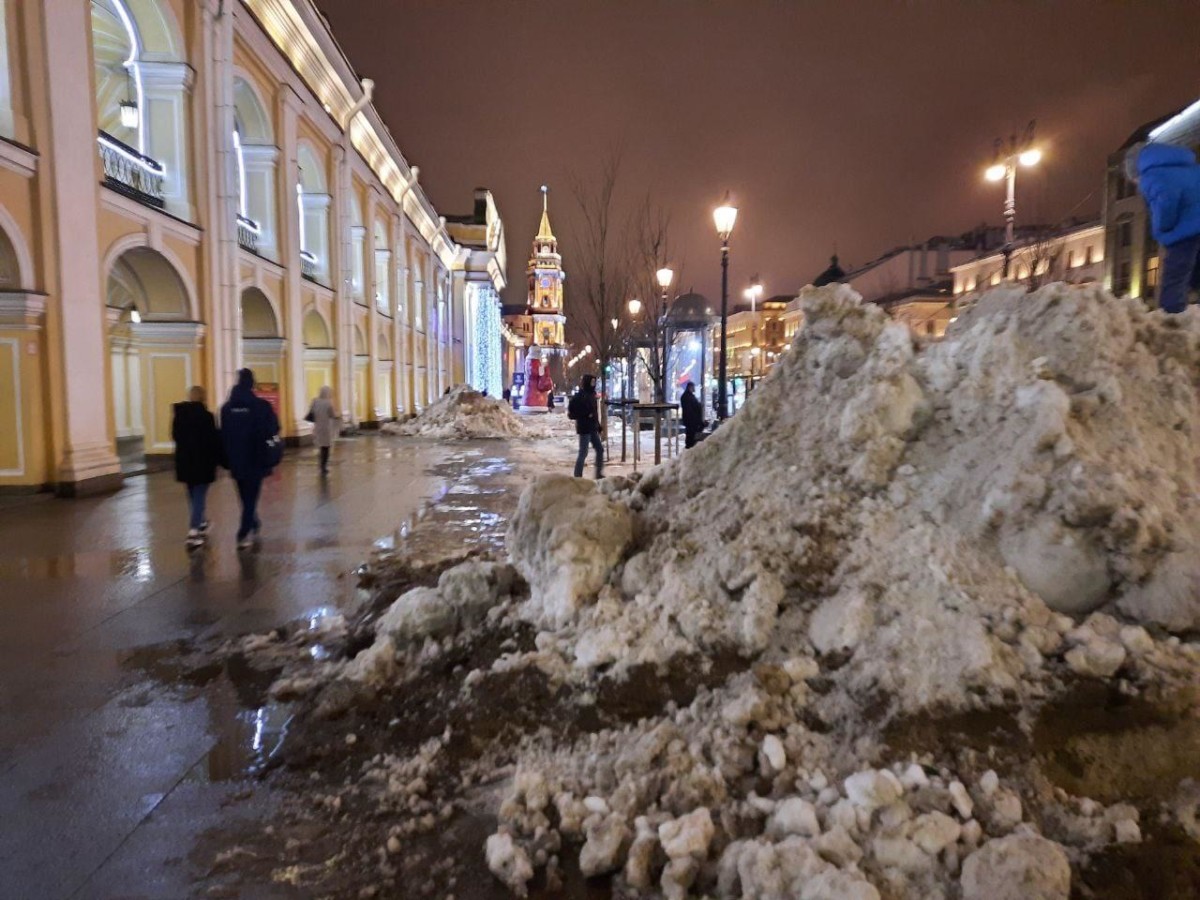 Снежные грязные московские улицы